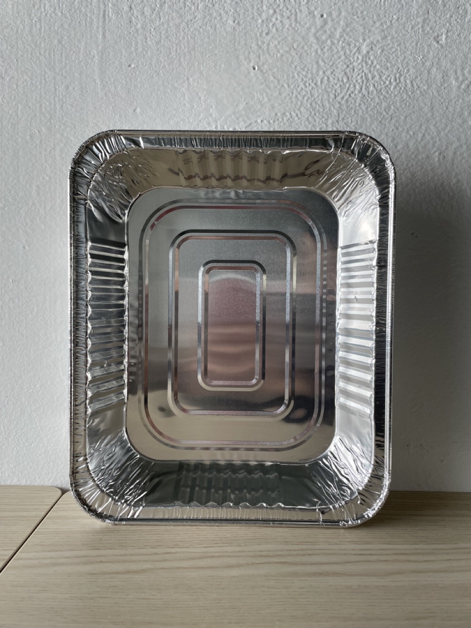 Aluminium food tray before cutting