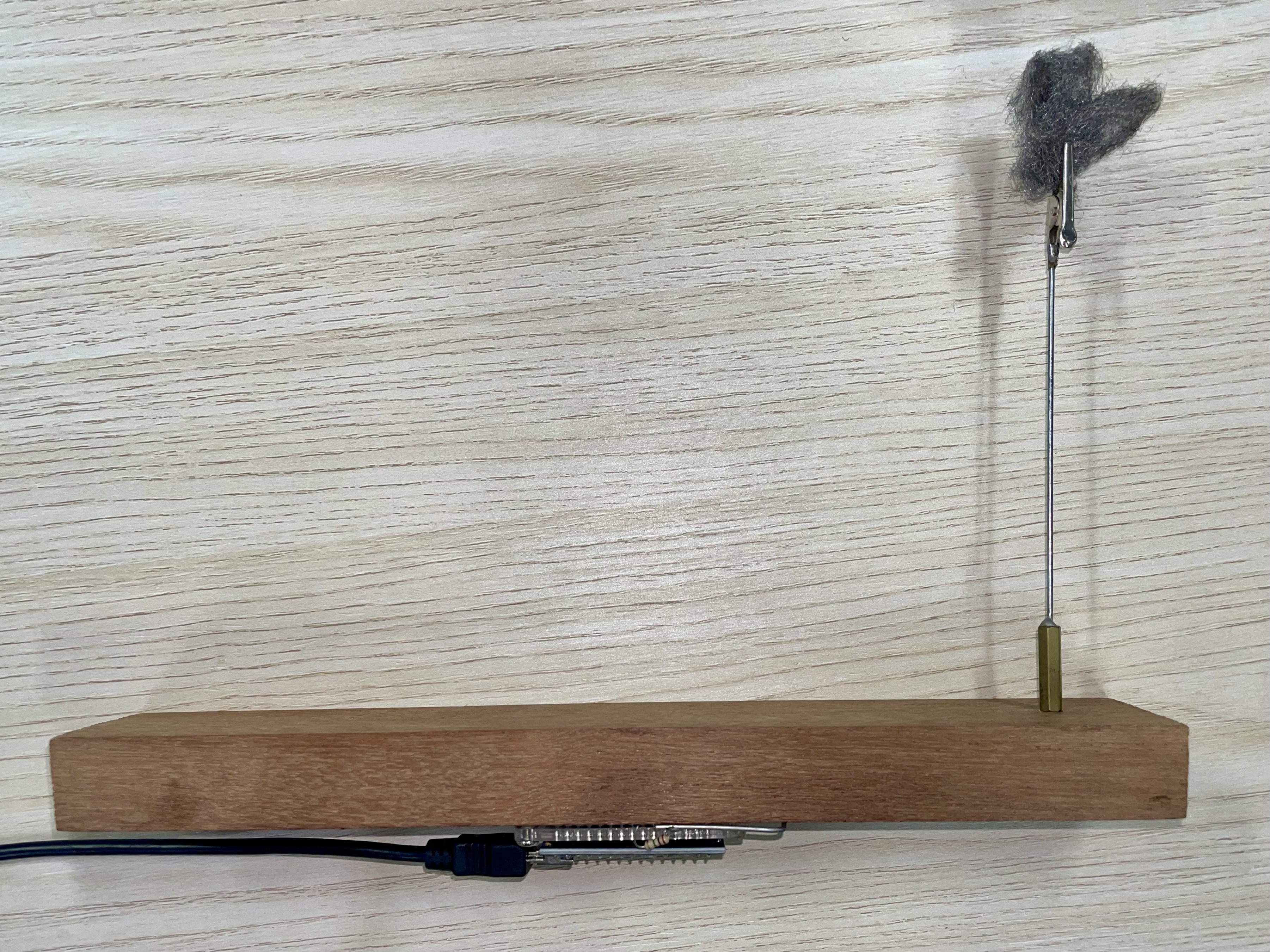 Wire sensor close-up